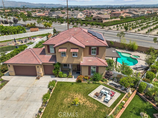 1600 Liv Court, Redlands CA: https://media.crmls.org/medias/e9b17c27-243c-4e16-b5f7-a1eac55ec618.jpg