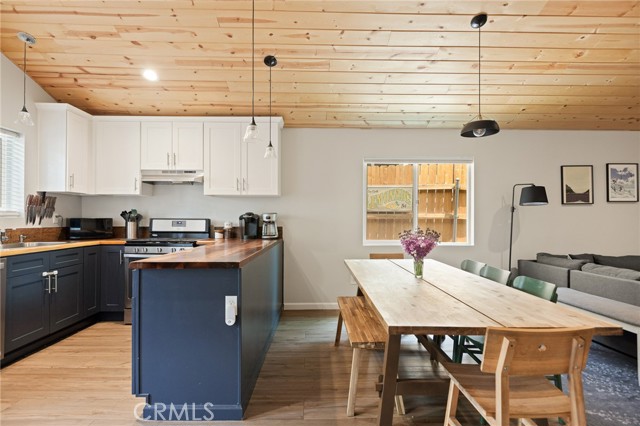 Detail Gallery Image 7 of 26 For 40224 Mahanoy, Big Bear Lake,  CA 92315 - 3 Beds | 2 Baths