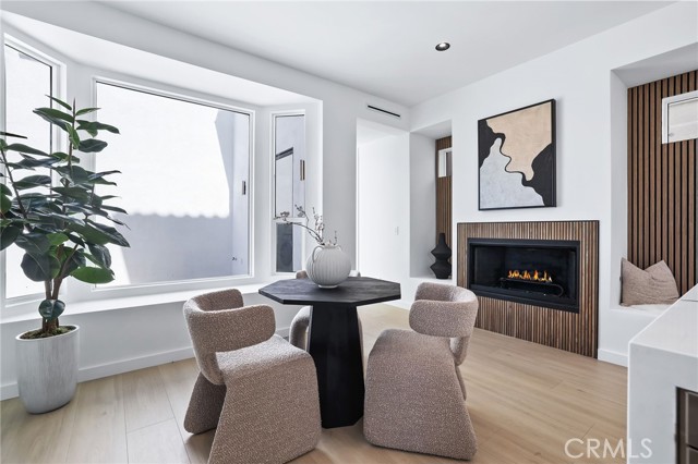 309 8th Street, Huntington Beach CA: https://media.crmls.org/medias/e9b2da88-8108-4c51-b6ee-67f1e4db2a7b.jpg