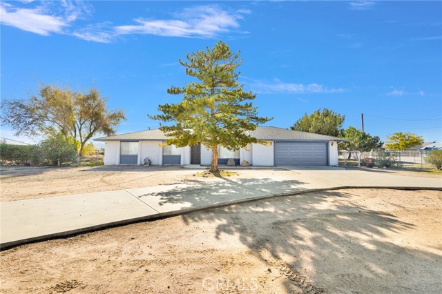 Detail Gallery Image 4 of 40 For 16757 Danbury, Hesperia,  CA 92345 - 3 Beds | 2 Baths