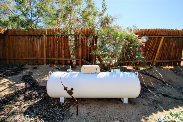 6789 Copper Mountain, 29 Palms CA: https://media.crmls.org/medias/e9b36f7c-46f1-4f89-a079-b00568e8f323.jpg