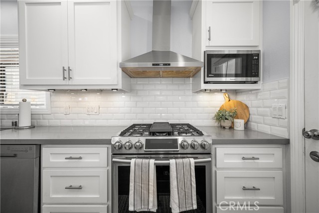 Detail Gallery Image 12 of 35 For 229 Covina, Long Beach,  CA 90803 - 3 Beds | 2 Baths