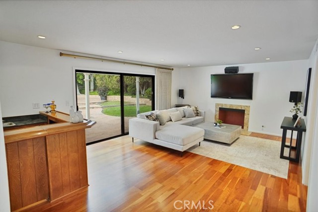 Detail Gallery Image 7 of 33 For 11859 Laughton Way, Porter Ranch,  CA 91326 - 4 Beds | 3 Baths