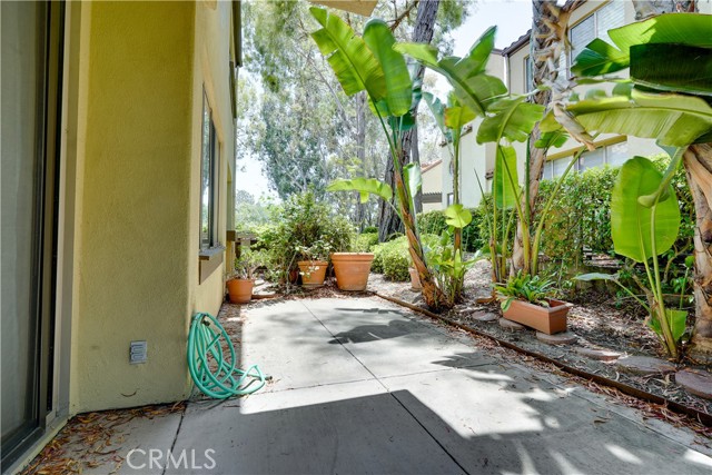 417 Bay Hill Drive, Newport Beach CA: https://media.crmls.org/medias/e9b602bb-b551-404e-9f1e-24227f9807d0.jpg