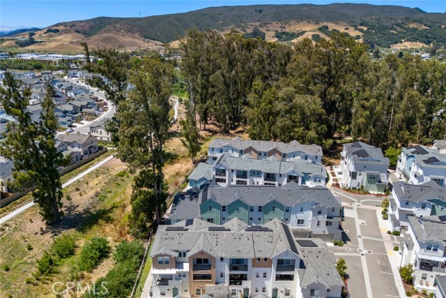 905 Madonna Road, San Luis Obispo CA: https://media.crmls.org/medias/e9b767d0-b8eb-4cef-ac6f-8e184a38b525.jpg