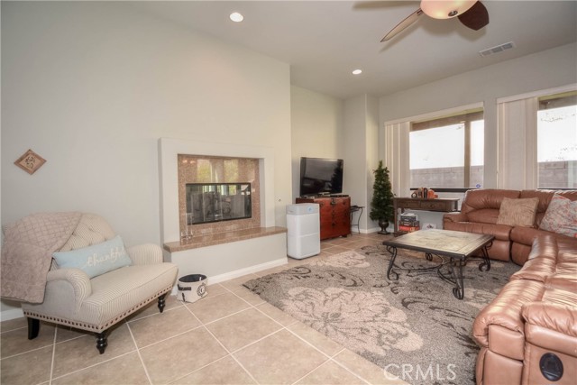 Detail Gallery Image 11 of 51 For 66802 Verbena Dr, Desert Hot Springs,  CA 92240 - 3 Beds | 2/1 Baths