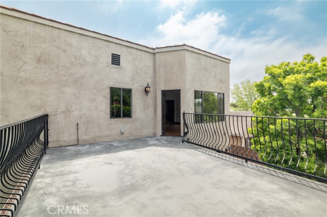 Detail Gallery Image 35 of 39 For 1949 N Catalina Street, –,  CA 90027 - 6 Beds | 5 Baths