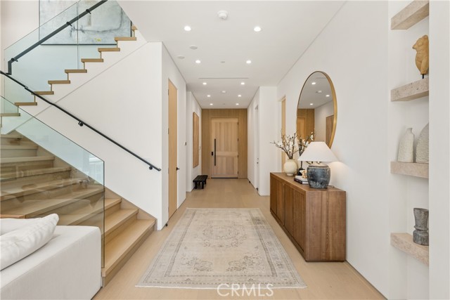 Detail Gallery Image 15 of 38 For 13536 Morrison St, Sherman Oaks,  CA 91423 - 6 Beds | 6/1 Baths