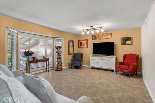 Detail Gallery Image 6 of 55 For 5444 Peacock Lane, Riverside,  CA 92505 - 5 Beds | 4 Baths