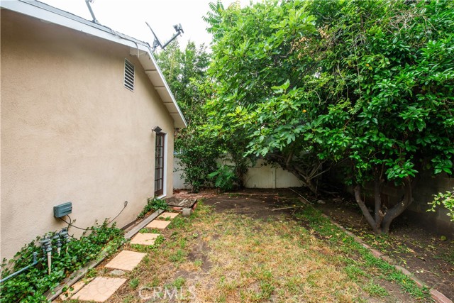 Detail Gallery Image 29 of 31 For 17420 Collins St, Encino,  CA 91316 - 3 Beds | 3 Baths