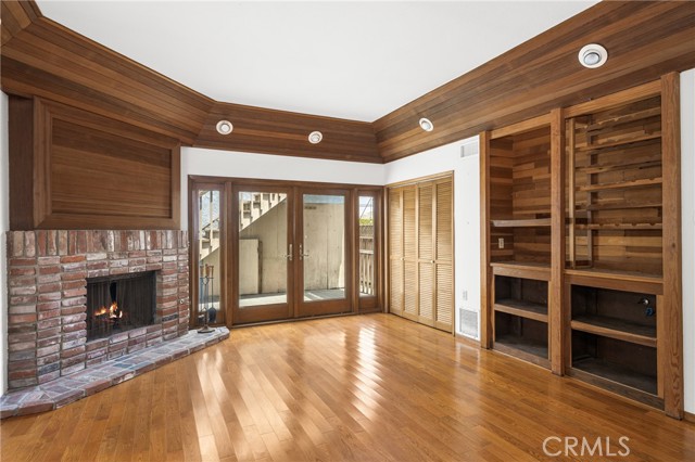 51 B Surfside Avenue, Surfside CA: https://media.crmls.org/medias/e9bbdb04-78fe-4ad9-91db-15e1dc5700c3.jpg