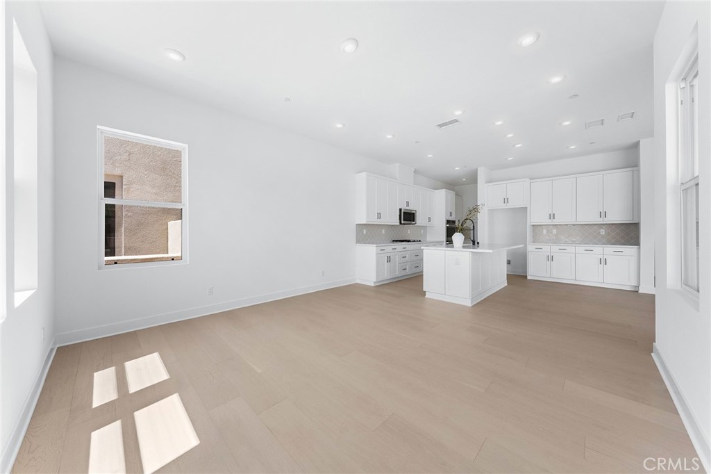 E9bbfcc9 5952 45fb 8350 454c6ae36cce