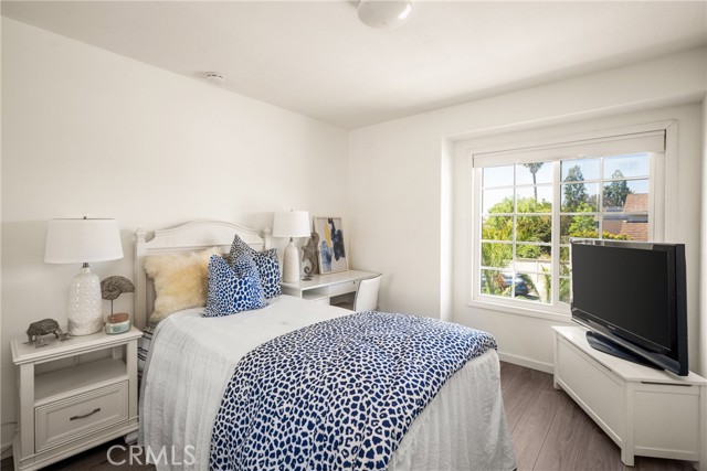 9 New Mdws, Irvine CA: https://media.crmls.org/medias/e9bc882e-abc0-424f-bb7d-1eddf9f39d2b.jpg