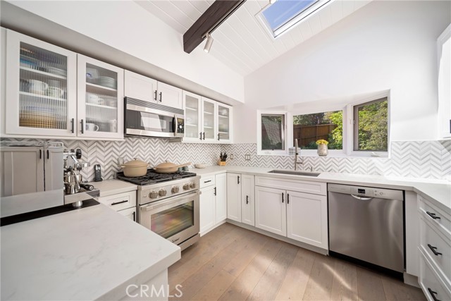 2522 Zorada Drive, Los Angeles CA: https://media.crmls.org/medias/e9bd227c-17c0-4910-9f74-28691eccbc3a.jpg