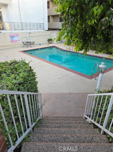 Detail Gallery Image 29 of 36 For 4558 Willis #114,  Sherman Oaks,  CA 91403 - 2 Beds | 2 Baths