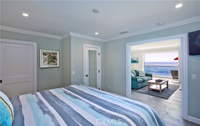 Detail Gallery Image 14 of 25 For 1249 Ocean Front #D,  Laguna Beach,  CA 92651 - 1 Beds | 1 Baths