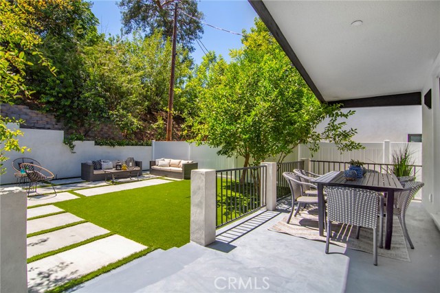 Detail Gallery Image 32 of 65 For 22284 Avenue San Luis, Woodland Hills,  CA 91364 - 6 Beds | 5/1 Baths