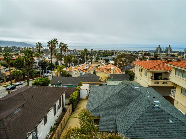 703 Lucia Avenue, Redondo Beach, California 90277, 2 Bedrooms Bedrooms, ,1 BathroomBathrooms,Residential,Sold,Lucia,SB17025295