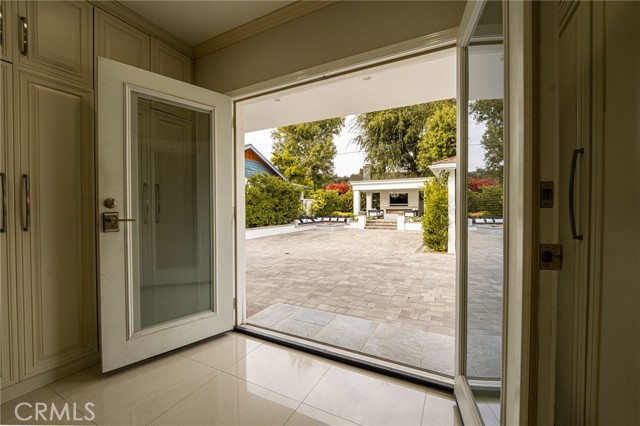 1281 E Orange Grove Boulevard, Pasadena CA: https://media.crmls.org/medias/e9bec23d-9f52-44af-ae99-bc0fc38c6954.jpg