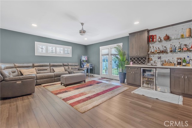 Detail Gallery Image 21 of 54 For 10227 Rives Ave, Downey,  CA 90241 - 4 Beds | 3 Baths