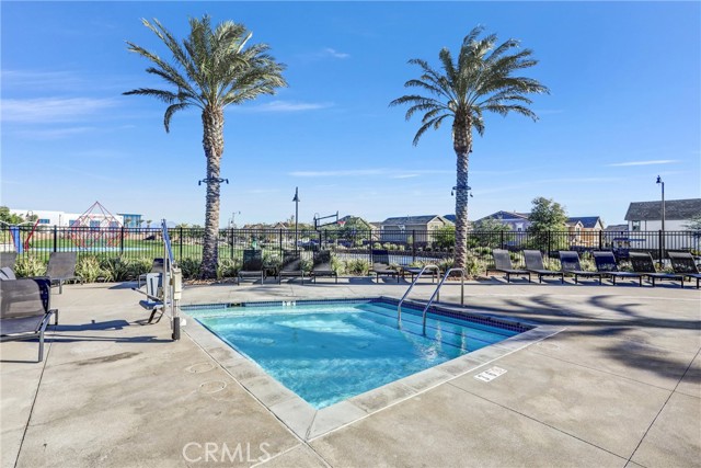 Detail Gallery Image 36 of 41 For 16681 Wyndham Ln #8,  Fontana,  CA 92336 - 3 Beds | 2/1 Baths
