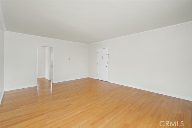 12953 Moorpark Street, Studio City CA: https://media.crmls.org/medias/e9c0e8fd-dfed-458f-b822-d99d5e91ce61.jpg