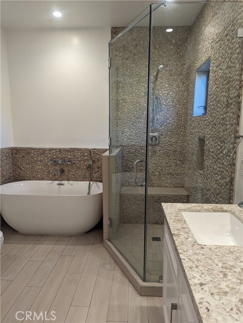 Detail Gallery Image 13 of 18 For 8254 Sharuzi Ln, Northridge,  CA 91325 - 3 Beds | 2/1 Baths