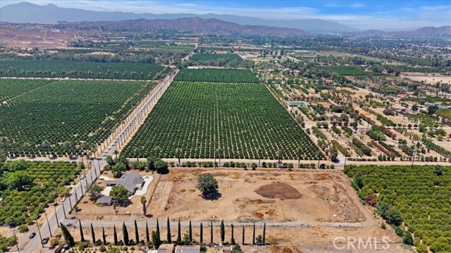 8853 Dufferin Avenue, Riverside CA: https://media.crmls.org/medias/e9c11032-655b-4c54-8bfa-76af9de91223.jpg