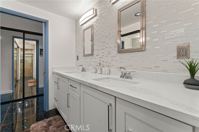 Detail Gallery Image 10 of 11 For 2525 E 19th St #24,  Signal Hill,  CA 90755 - 1 Beds | 1 Baths