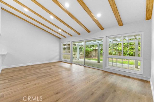 10281 Kings Street, Los Alamitos CA: https://media.crmls.org/medias/e9c168d7-e80a-4a8d-ae73-9e9d9ca11ee5.jpg