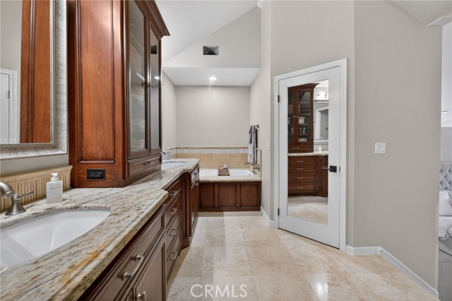 Detail Gallery Image 39 of 69 For 964 S Rim Crest, Anaheim,  CA 92807 - 2 Beds | 2/1 Baths