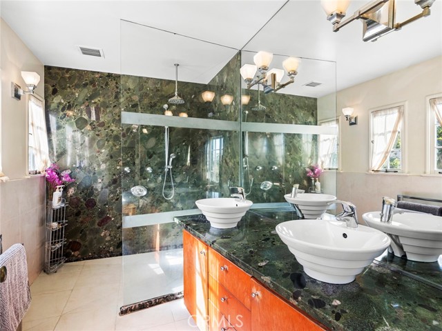 1624 Arboles Drive, Glendale CA: https://media.crmls.org/medias/e9c1b847-7146-4075-a8cb-5de7e0f565c4.jpg