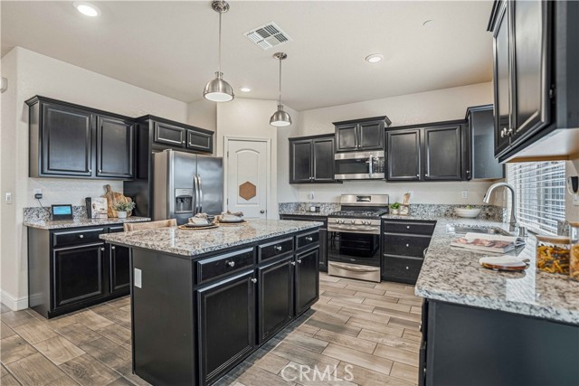 Detail Gallery Image 9 of 39 For 4852 Kinross Ct, Merced,  CA 95348 - 4 Beds | 2/1 Baths