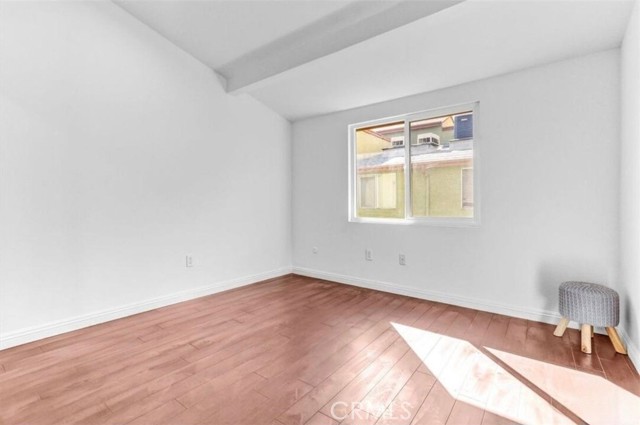 Detail Gallery Image 7 of 17 For 6155 Reseda Blvd #4,  Tarzana,  CA 91335 - 3 Beds | 2 Baths