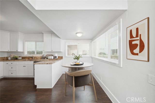 Detail Gallery Image 5 of 13 For 3209 Clay St a,  Newport Beach,  CA 92663 - 2 Beds | 1 Baths