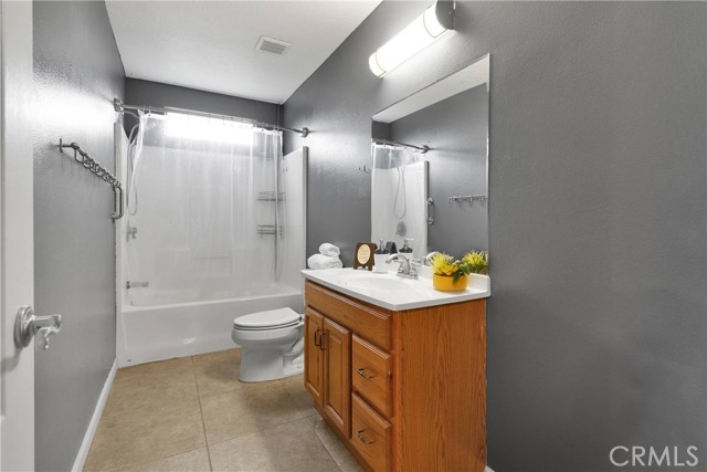 Detail Gallery Image 18 of 38 For 5378 Bellflower St, Oak Hills,  CA 92344 - 4 Beds | 2/1 Baths