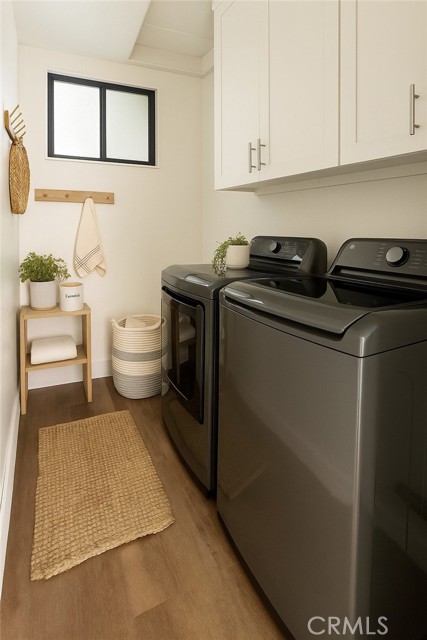 2625 San Marino Street, Los Angeles CA: https://media.crmls.org/medias/e9c40b54-2f96-4e77-afa8-0c7ef43d360b.jpg
