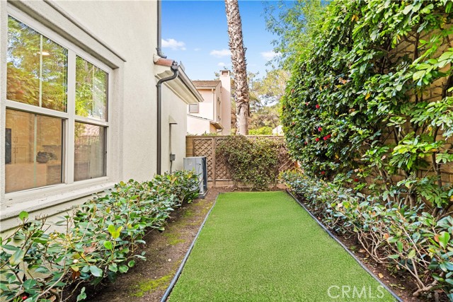 Detail Gallery Image 40 of 70 For 21 Fanpalm, Irvine,  CA 92620 - 4 Beds | 3 Baths