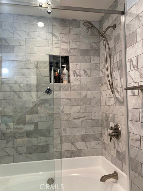 3800 STOCKER ST, View Park CA: https://media.crmls.org/medias/e9c4fab6-6d43-4bc8-b8e5-092d253a4a18.jpg