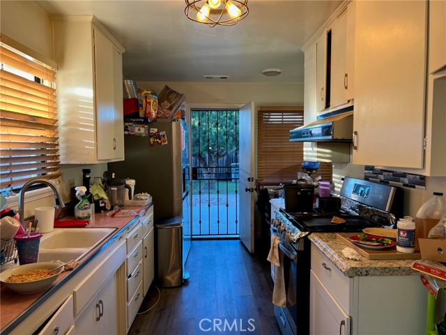 265 East Hemlock Street photo 4