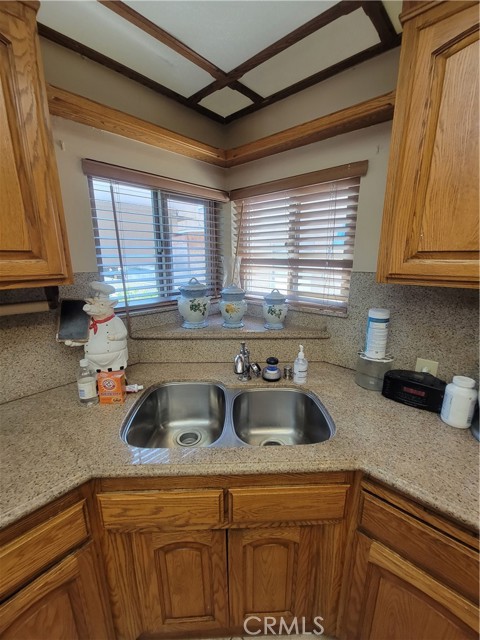 Front Unit - Undermount Double sink in kitchen