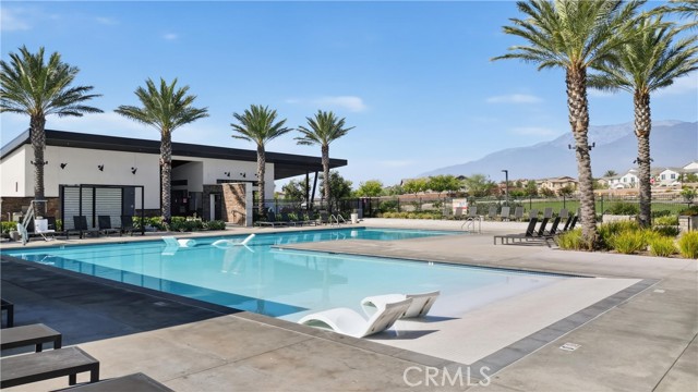 16765 Stags Leap Lane, Fontana CA: https://media.crmls.org/medias/e9c57d72-dda4-4370-8587-a85bc670df6b.jpg
