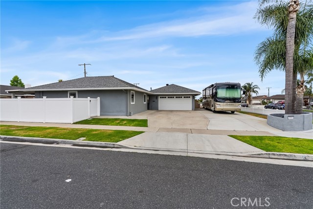 10041 Margo Lane, Westminster CA: https://media.crmls.org/medias/e9c5b339-aaa9-4630-a776-eb12fc3a05de.jpg
