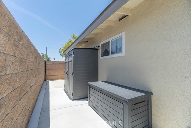 5611 Harold Street, Riverside CA: https://media.crmls.org/medias/e9c664d9-8e8d-4192-8d6b-6bf75f90a3a8.jpg