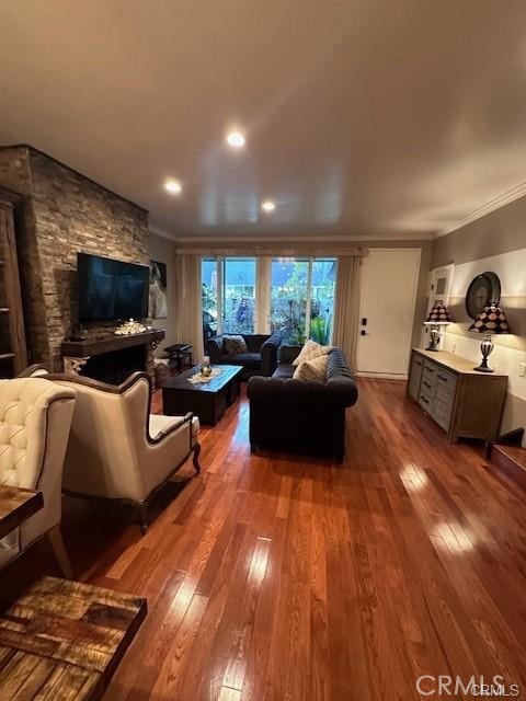 Detail Gallery Image 3 of 22 For 5144 Zelzah #3,  Encino,  CA 91316 - 2 Beds | 2/1 Baths