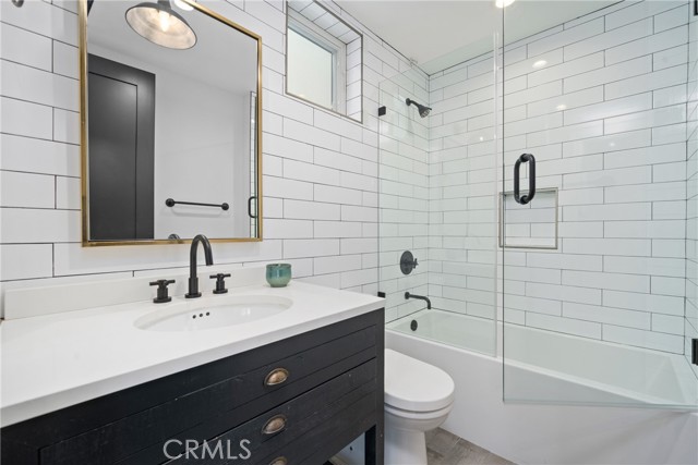 303 12th Street, Huntington Beach CA: https://media.crmls.org/medias/e9c78373-6b8f-4850-84ad-996b2464e50d.jpg
