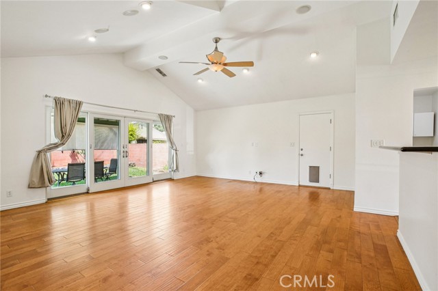 Detail Gallery Image 13 of 28 For 5033 Premiere Ave, Lakewood,  CA 90712 - 3 Beds | 2 Baths