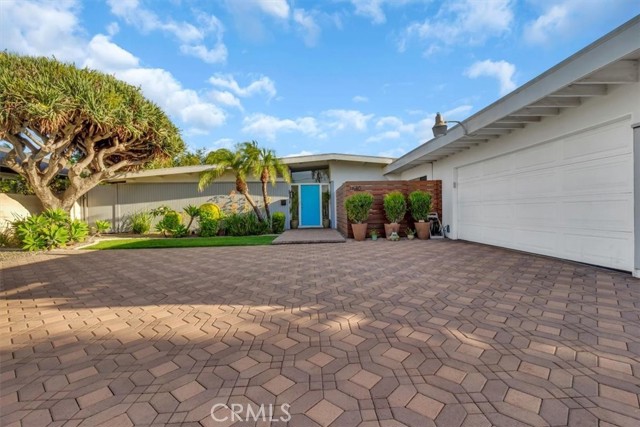 1640 W Ricky Avenue, Anaheim CA: https://media.crmls.org/medias/e9c7f1f1-e6ad-487a-a5a5-5c1b70d06cab.jpg