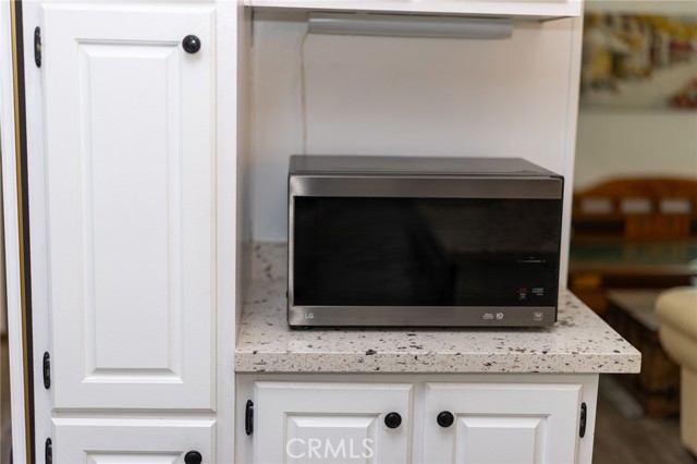Detail Gallery Image 13 of 35 For 14000 El Evado Rd #99,  Victorville,  CA 92392 - 3 Beds | 2 Baths