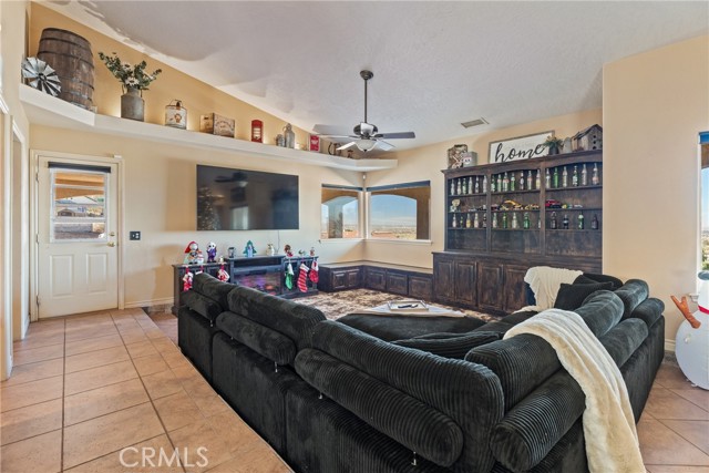 23053 Roundup Way, Apple Valley CA: https://media.crmls.org/medias/e9c8840d-737b-473a-a25d-6a606ea94260.jpg